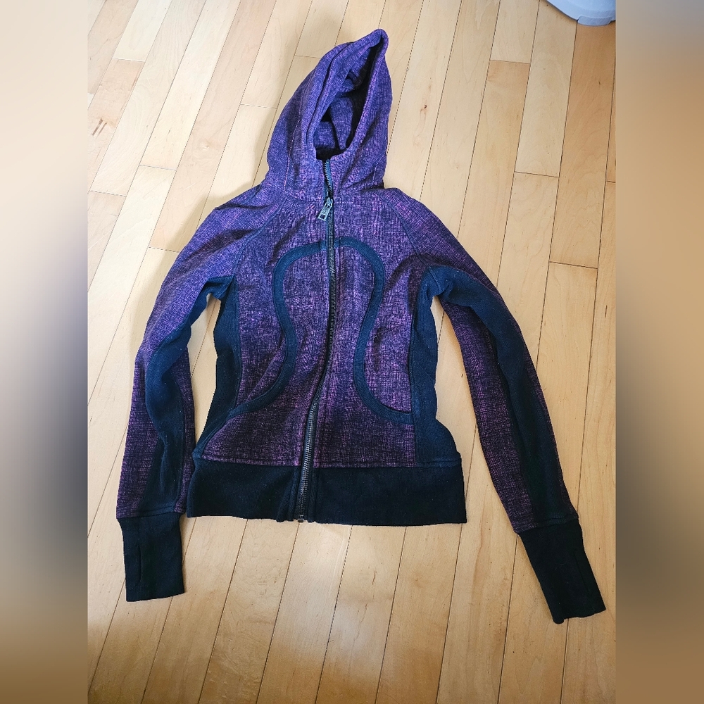 Lululemon scuba hoodie size 6